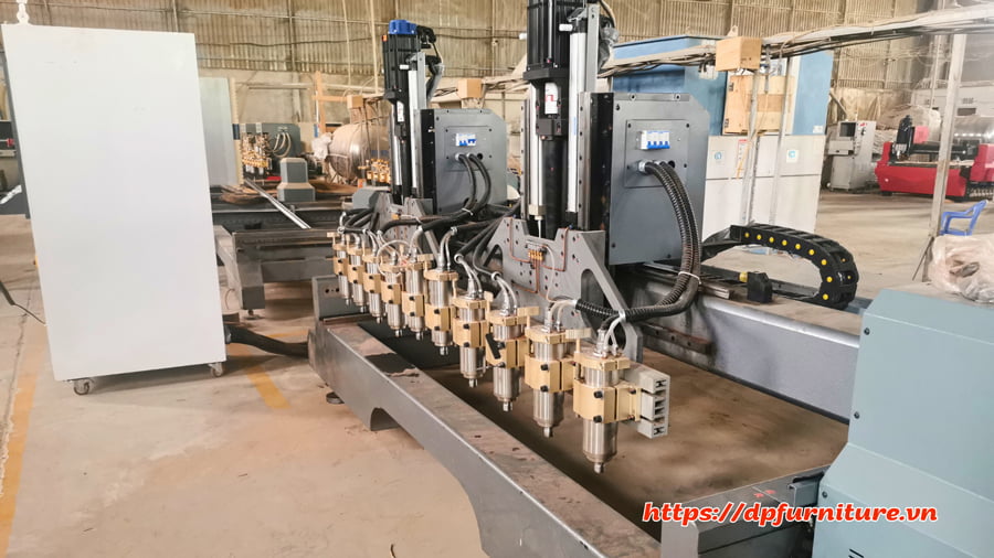 Đầu tư máy CNC 4 trục 10 đàu tại nhà máy DPFurniture 2